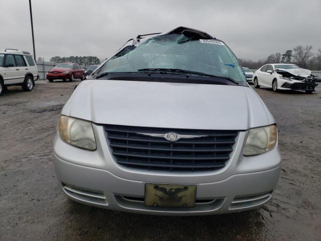 1C4GP45R65B317656 - 2005 CHRYSLER TOWN & COU 银色 照片 5