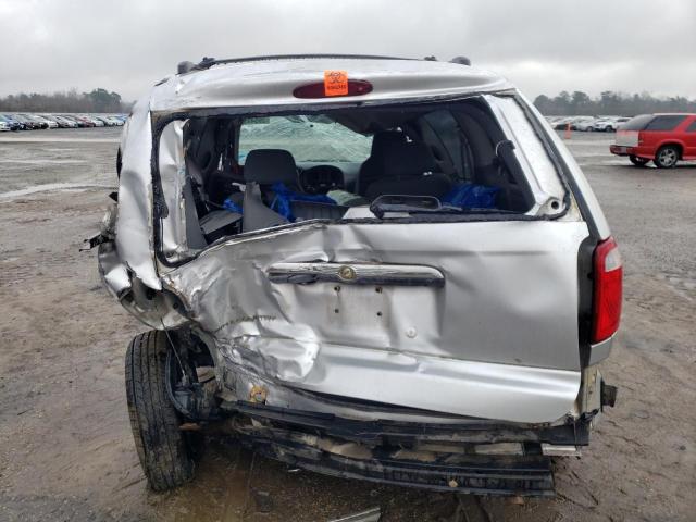 1C4GP45R65B317656 - 2005 CHRYSLER TOWN & COU 银色 照片 6