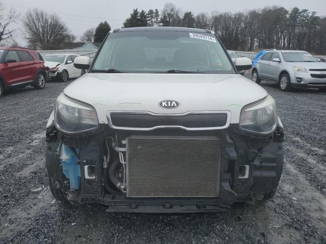 KNDJP3A52G7356642 - 2016 KIA SOUL + WHITE photo 5