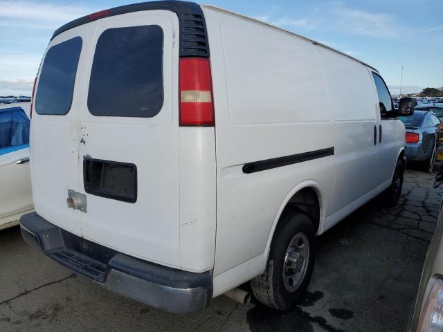 1GCGG25U431151939 - 2003 CHEVROLET EXPRESS G2 WHITE photo 3