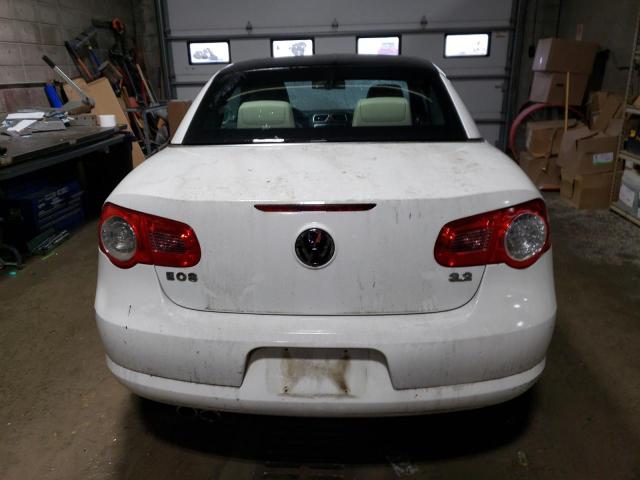 WVWFB71F77V027130 - 2007 VOLKSWAGEN EOS 3.2L WHITE photo 6