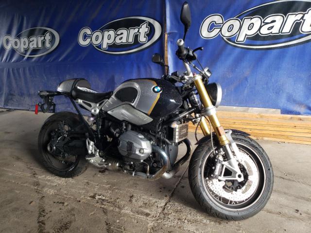 WB10J0301HZ698275 - 2017 BMW R NINE T TWO TONE photo 1