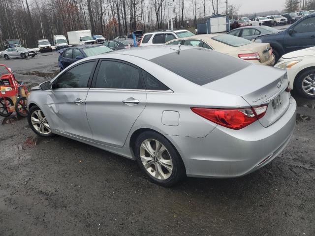 5NPEC4AC7BH251049 - 2011 HYUNDAI SONATA SE SILVER photo 2