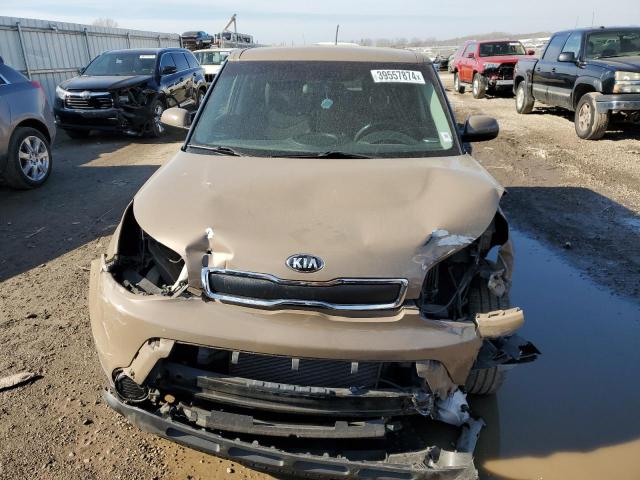 KNDJN2A27E7018558 - 2014 KIA SOUL BROWN photo 5