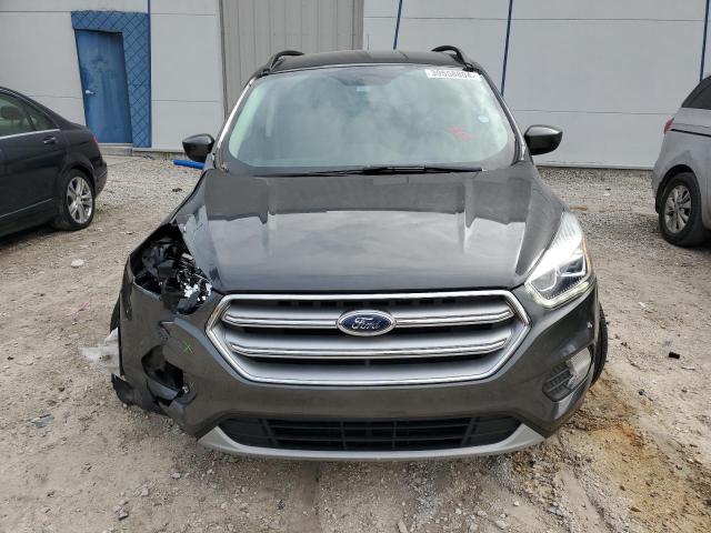 1FMCU0G92HUD56598 - 2017 FORD ESCAPE SE GRAY photo 5