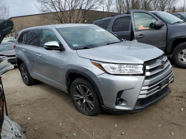 5TDZARFH2HS025125 - 2017 TOYOTA HIGHLANDER LE SILVER photo 4