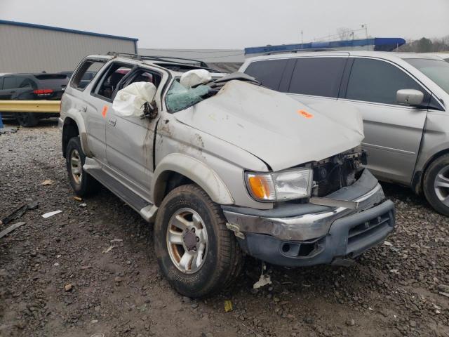 2000 TOYOTA 4RUNNER SR5, 