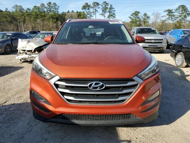 KM8J33A4XHU377062 - 2017 HYUNDAI TUCSON LIMITED ORANGE photo 5