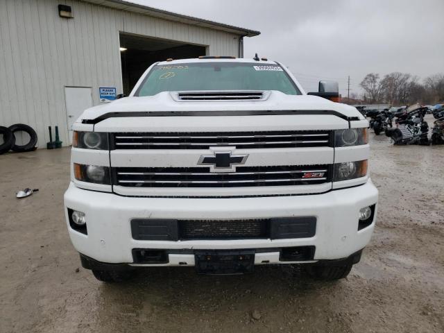 1GC4K0CY6HF126403 - 2017 CHEVROLET SILVERADO K3500 LTZ WHITE photo 5