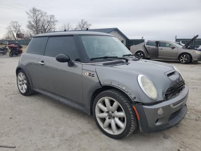 WMWRE33474TD86526 - 2004 MINI COOPER S SILVER photo 4