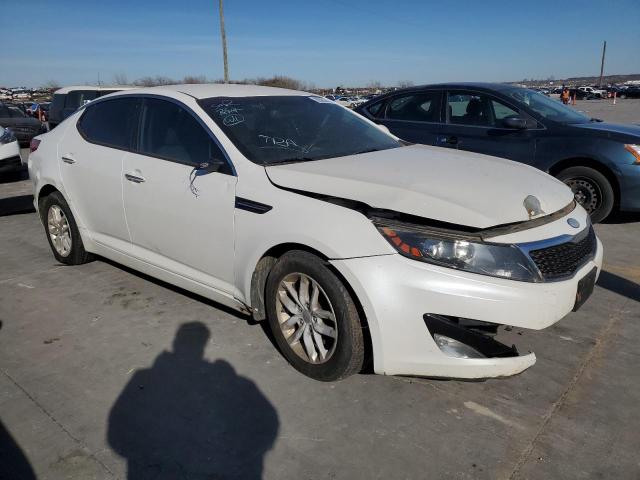 KNAGM4A73D5379667 - 2013 KIA OPTIMA LX WHITE photo 4