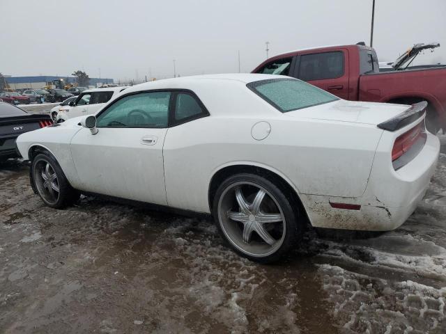 2B3CJ4DV6AH331574 - 2010 DODGE CHALLENGER SE WHITE photo 2