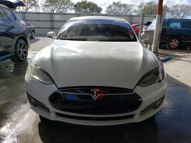 5YJSA1E29GF131994 - 2016 TESLA MODEL S WHITE photo 5