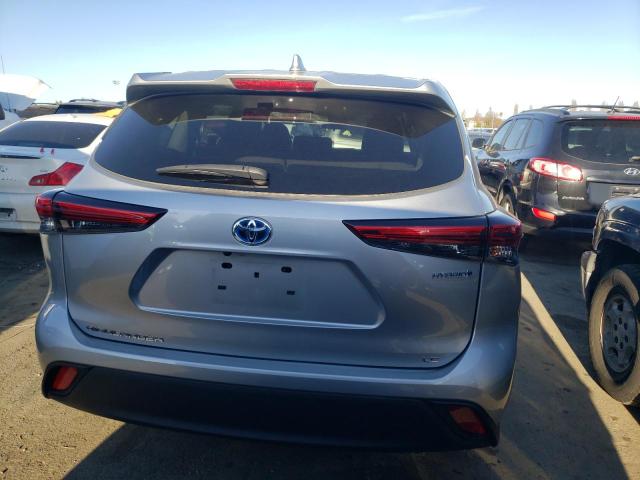 5TDZARAH4LS502962 - 2020 TOYOTA HIGHLANDER HYBRID LE SILVER photo 6