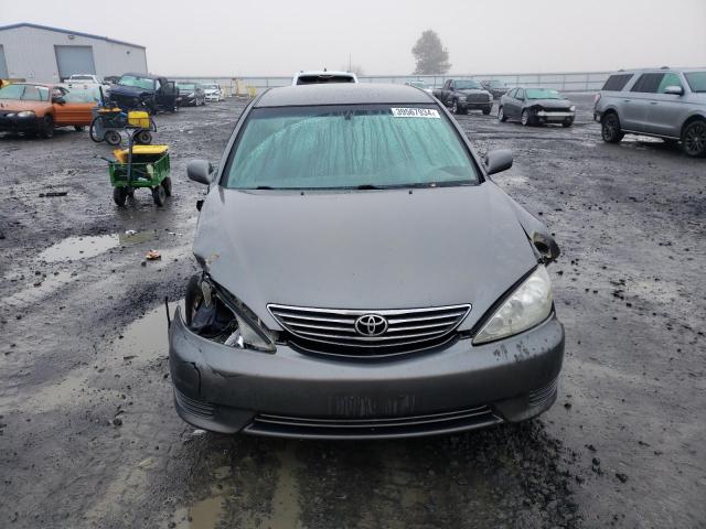 4T1BF30K75U594818 - 2005 TOYOTA CAMRY LE GRAY photo 5