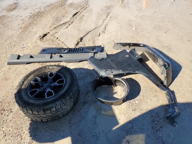 1C4BJWEG2JL805819 - 2018 JEEP WRANGLER U SAHARA BLACK photo 12