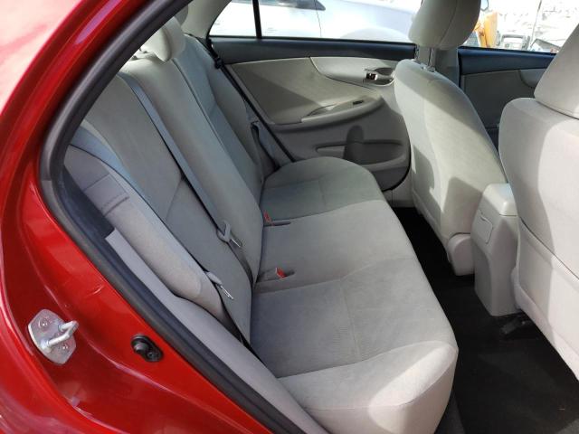 2T1BU4EE3DC082813 - 2013 TOYOTA COROLLA BASE RED photo 10
