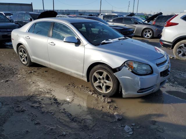 1G1ZC5E08AF184695 - 2010 CHEVROLET MALIBU 1LT ნაცრისფერი ფოტო 4