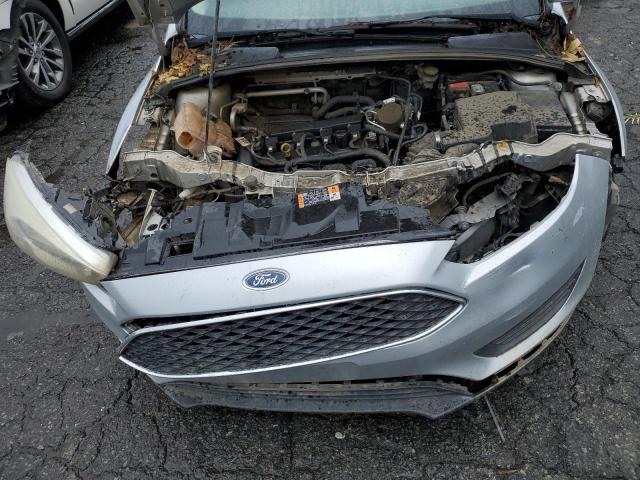 1FADP3F26FL369143 - 2015 FORD FOCUS SE SILVER photo 11