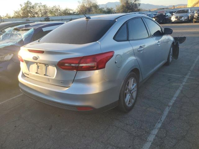 1FADP3F26FL369143 - 2015 FORD FOCUS SE SILVER photo 3