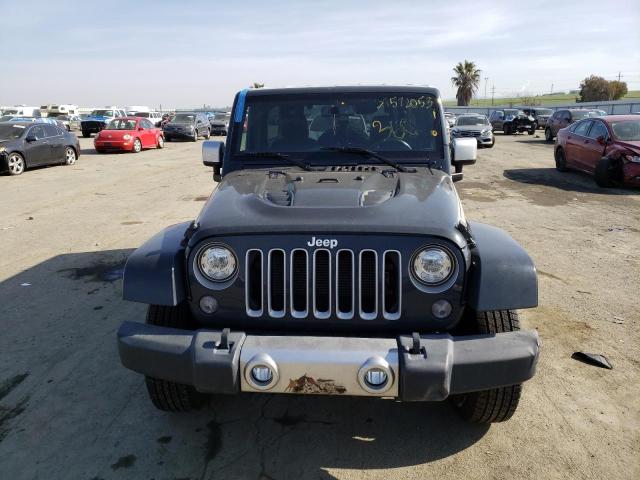 1C4BJWEG1HL667622 - 2017 JEEP WRANGLER U SAHARA GRAY photo 5
