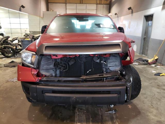 5TFCY5F17JX023495 - 2018 TOYOTA TUNDRA DOUBLE CAB SR/SR5 RED photo 5