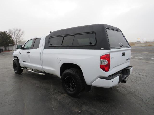 5TFTY5F17LX010992 - 2020 TOYOTA TUNDRA DOUBLE CAB SR/SR5 WHITE photo 4