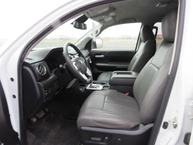 5TFTY5F17LX010992 - 2020 TOYOTA TUNDRA DOUBLE CAB SR/SR5 WHITE photo 9