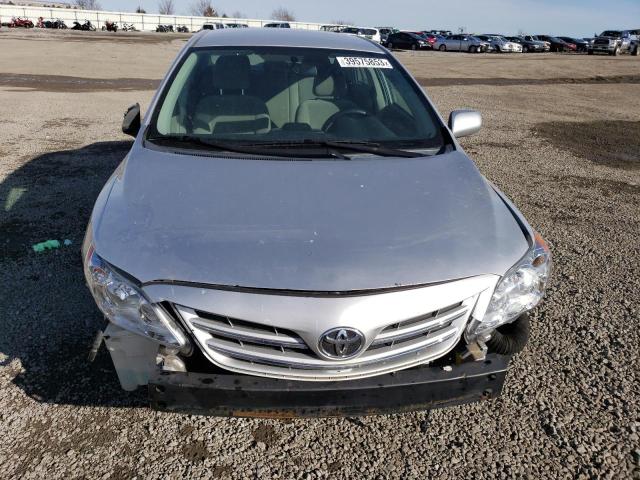 2T1BU4EEXDC088835 - 2013 TOYOTA COROLLA BASE SILVER photo 5