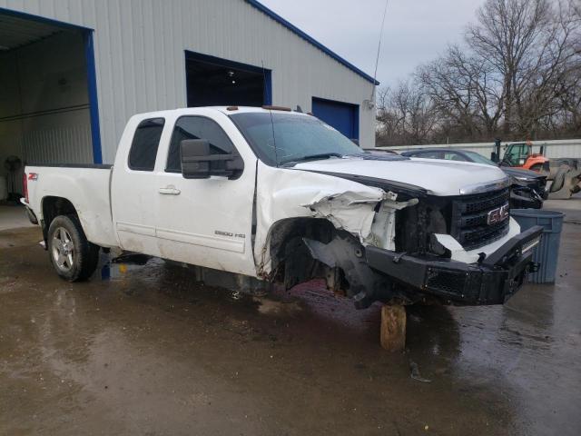 1GT221E89CZ239358 - 2012 GMC SIERRA K2500 SLT WHITE photo 4