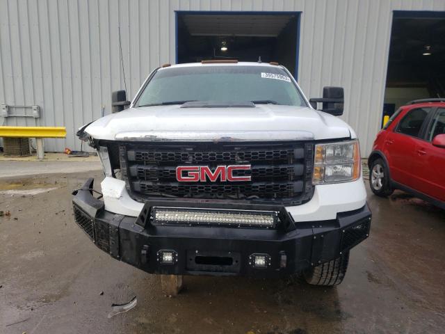 1GT221E89CZ239358 - 2012 GMC SIERRA K2500 SLT WHITE photo 5