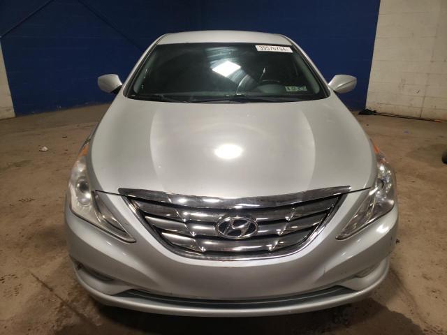 5NPEC4AC3BH018317 - 2011 HYUNDAI SONATA SE SILVER photo 5