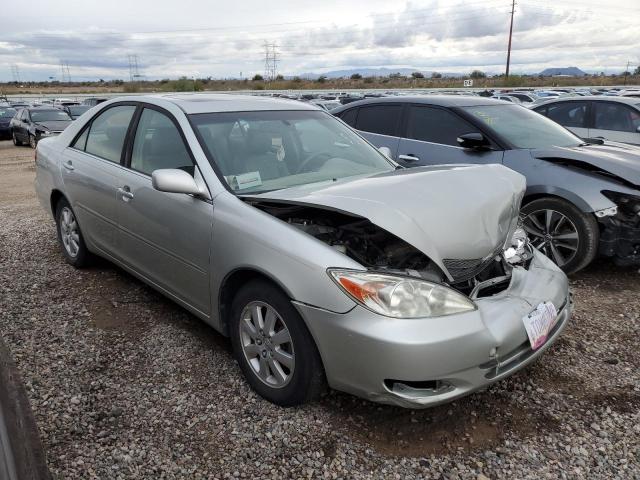 JTDBE32K320076101 - 2002 TOYOTA CAMRY LE SILVER photo 4