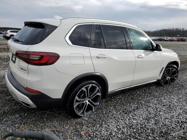 5UXCR4C04M9E30879 - 2021 BMW X5 SDRIVE 40I WHITE photo 3