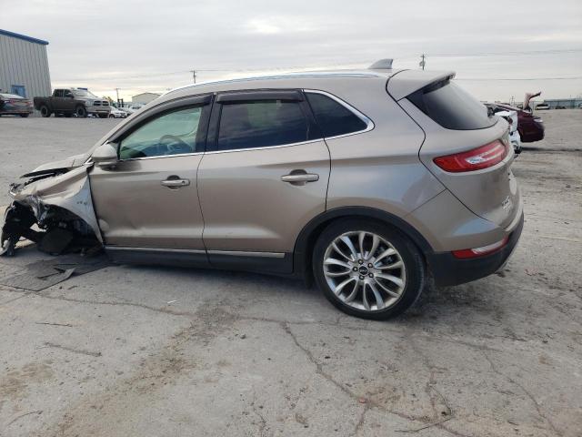 5LMCJ3C98JUL32986 - 2018 LINCOLN MKC RESERVE TAN photo 2
