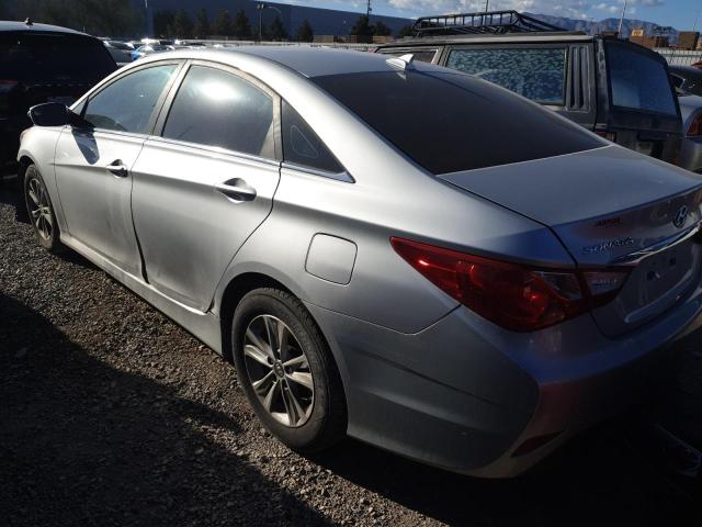 5NPEB4AC0EH935027 - 2014 HYUNDAI SONATA GLS SILVER photo 2