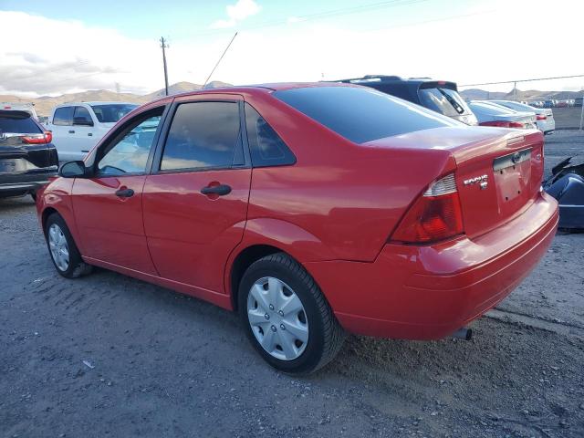 1FAHP34N05W293835 - 2005 FORD FOCUS ZX4 RED photo 2