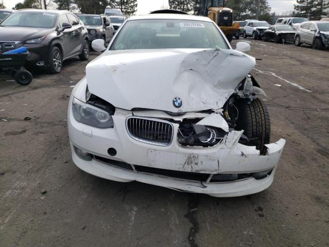 WBAKF5C58BE655540 - 2011 BMW 328 XI SULEV WHITE photo 5