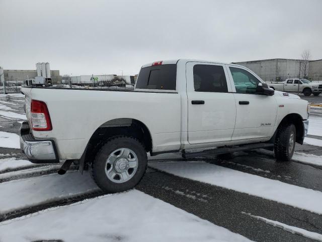 3C63R3CJ0KG549552 - 2019 RAM 3500 TRADESMAN WHITE photo 3