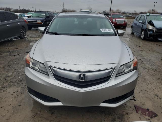 19VDE1F3XDE019882 - 2013 ACURA ILX 20 SILVER photo 5