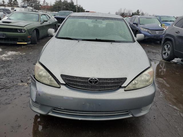 4T1BE32K05U995076 - 2005 TOYOTA CAMRY LE SILVER photo 5