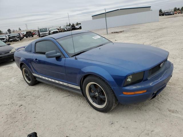 1ZVHT80N685208741 - 2008 FORD MUSTANG BLUE photo 4