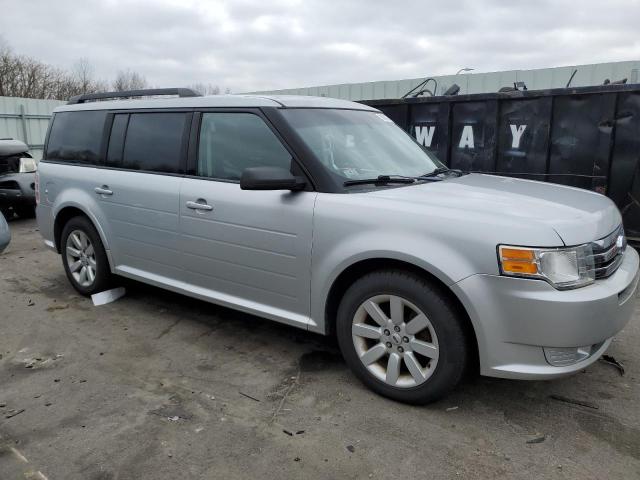 2FMDK51C19BA45733 - 2009 FORD FLEX SE SILVER photo 4