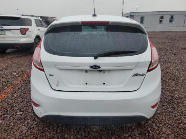 3FADP4EJ7JM107427 - 2018 FORD FIESTA SE WHITE photo 6