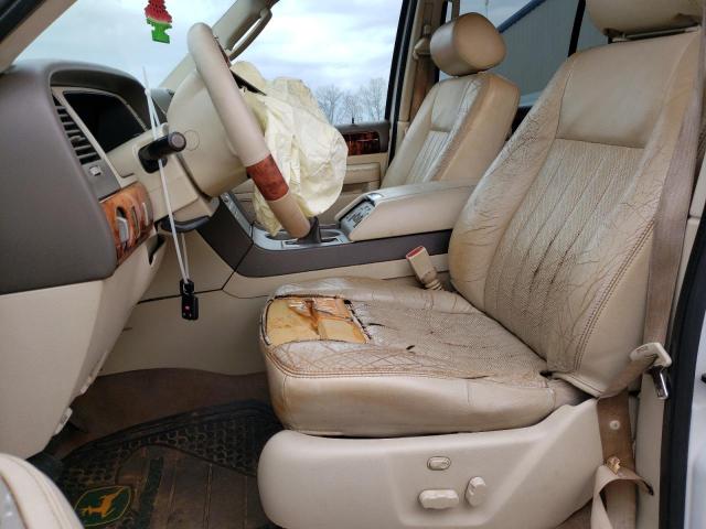 5LMFU28R74LJ09761 - 2004 LINCOLN NAVIGATOR 白色 照片 7