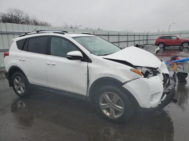 2T3RFREVXFW263325 - 2015 TOYOTA RAV4 XLE WHITE photo 4