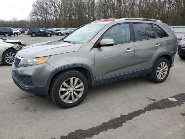 5XYKTDA20BG072188 - 2011 KIA SORENTO BASE GRAY photo 1