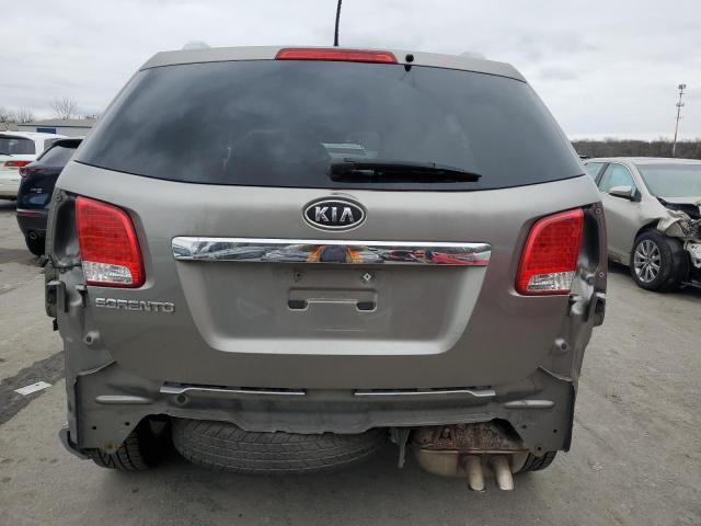 5XYKTDA20BG072188 - 2011 KIA SORENTO BASE GRAY photo 6