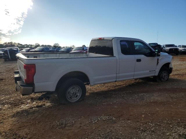 1FT7X2AT7JEB23832 - 2018 FORD F250 SUPER DUTY WHITE photo 3