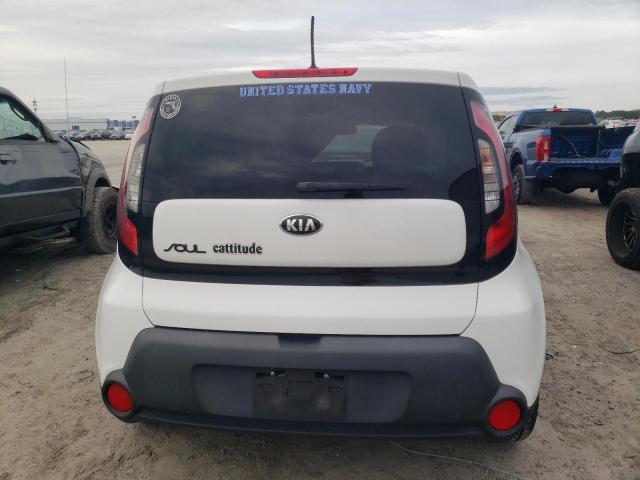 KNDJN2A22G7376685 - 2016 KIA SOUL WHITE photo 6